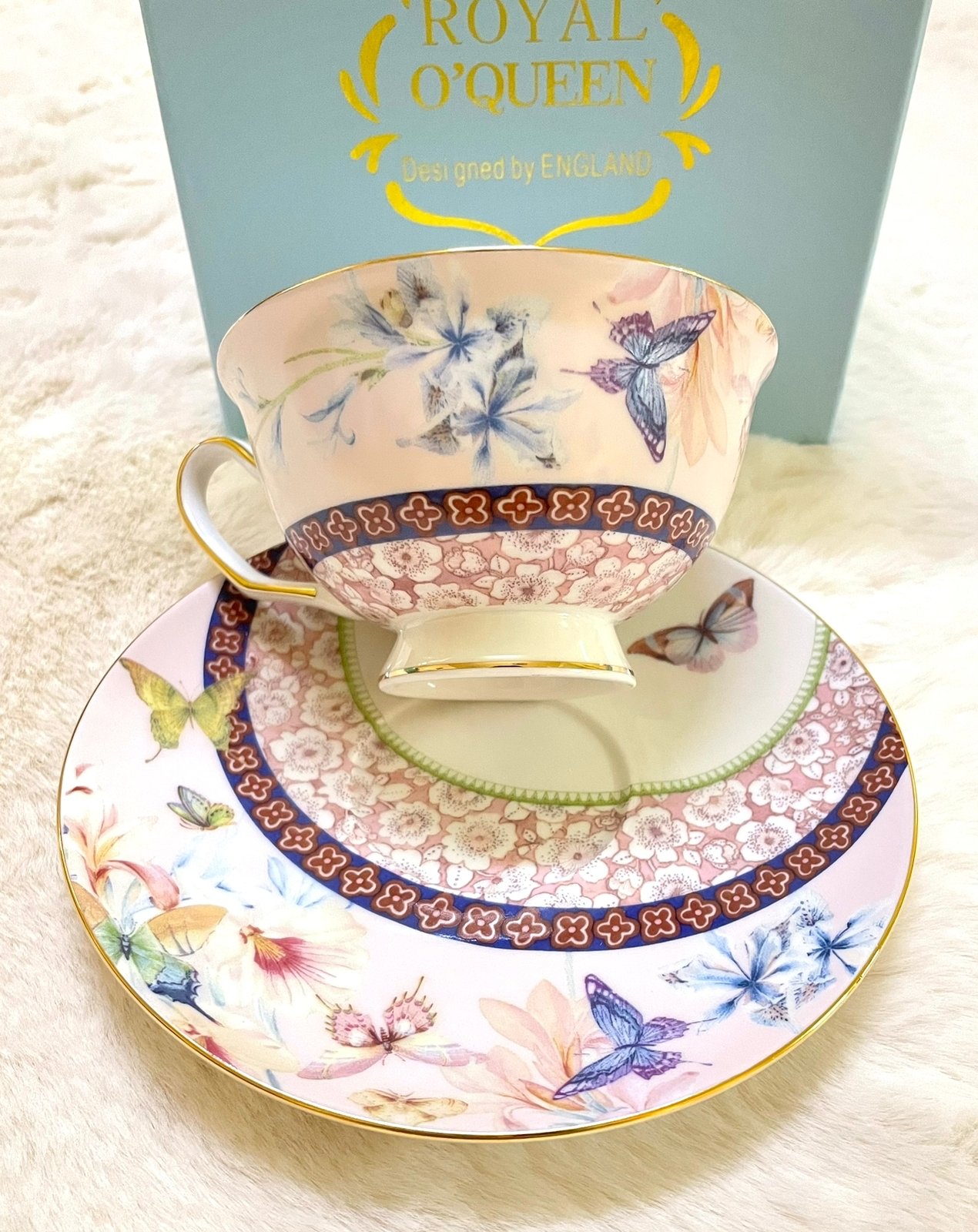 Tea cup with saucer, single cup. - Image 3 of 7