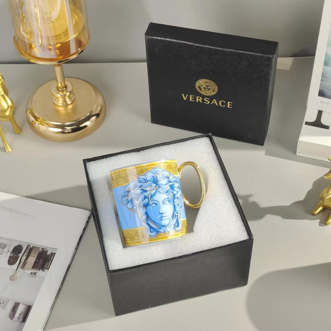 Versace Blue mug - Image 3 of 4