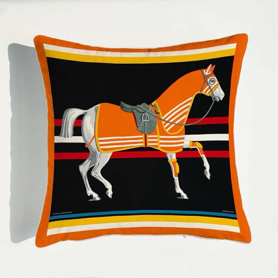 Velvet cushion from Hermes  - Image 3 of 8