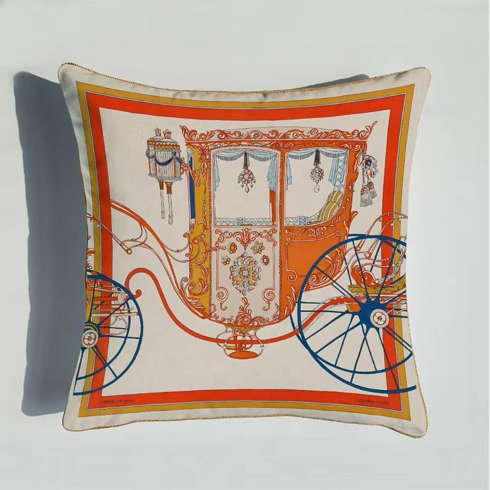 Velvet cushion from Hermes  - Image 6 of 10