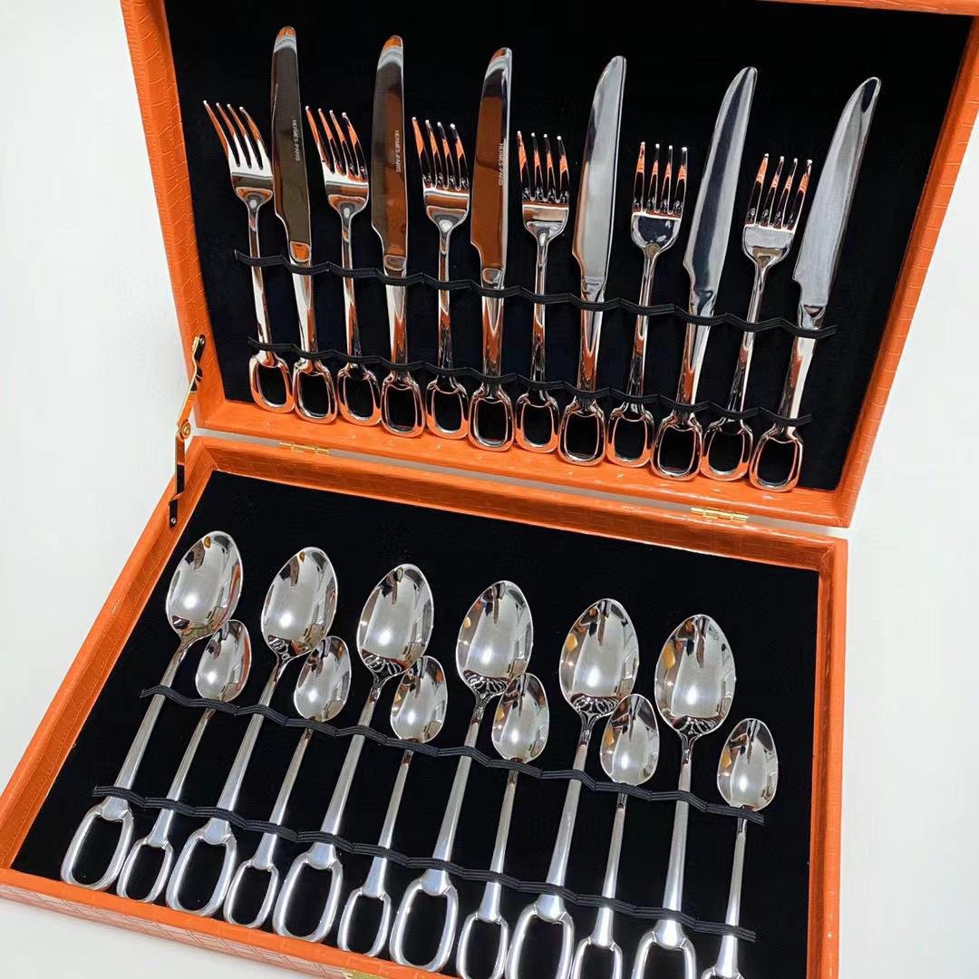 Hermes cutlery set for six people, Gold or Silver - Image 1 of 4