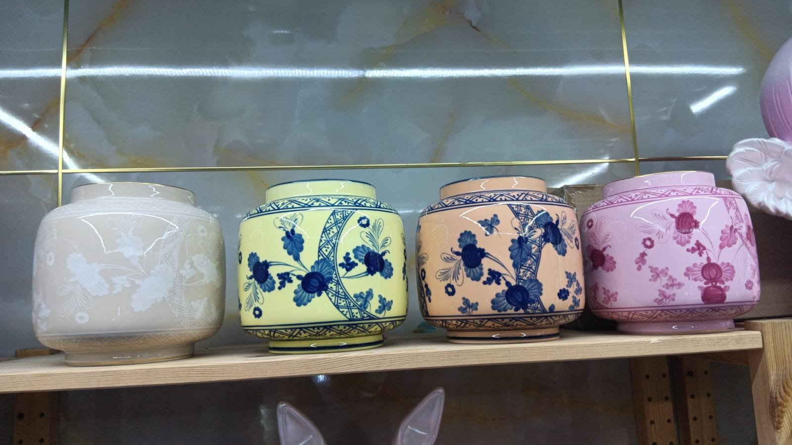 Ginori 1735 ginger jar, likely from a collection such as the "Oriente Italiano" line - Image 2 of 5