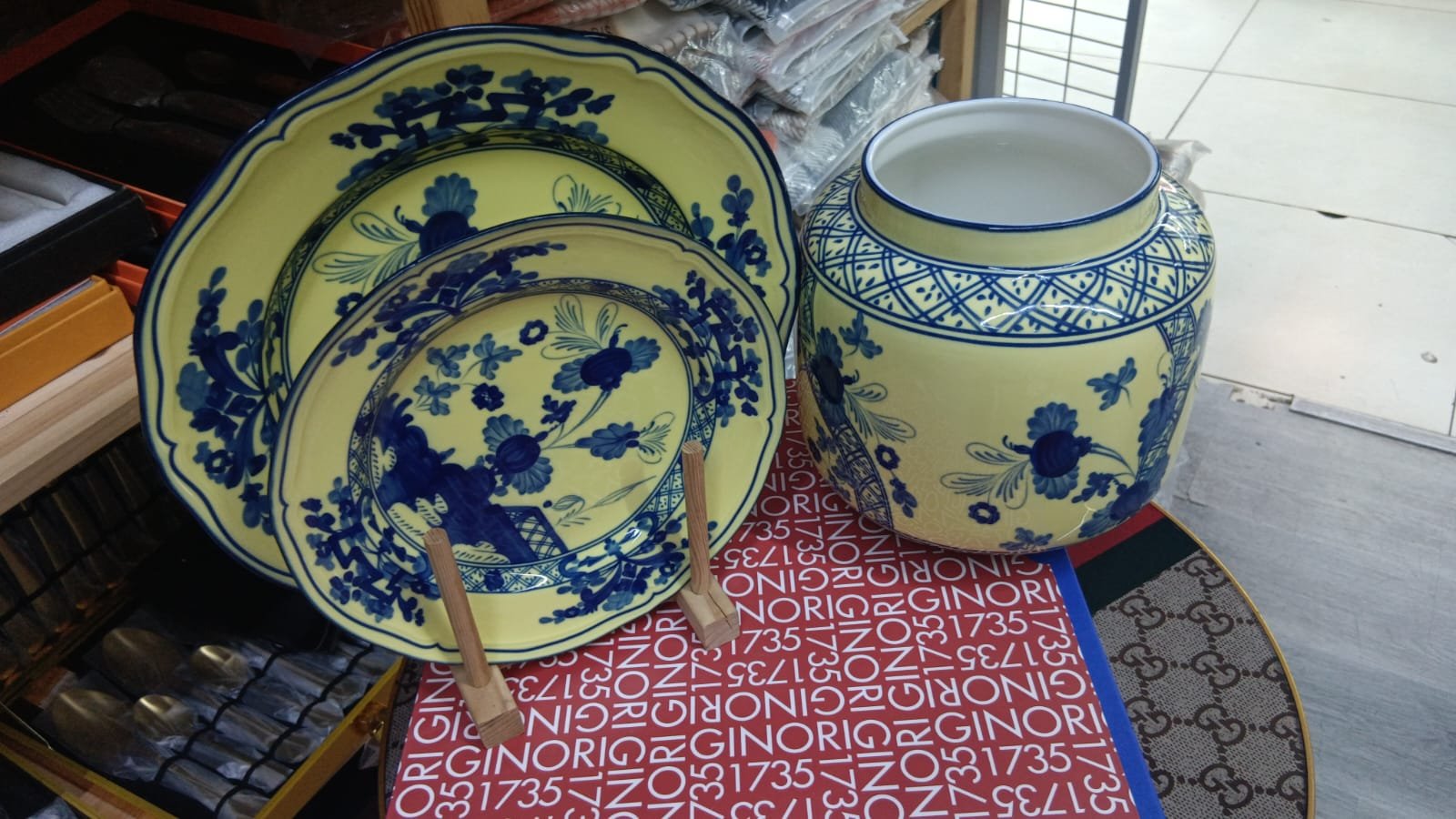 Ginori 1735 ginger jar, likely from a collection such as the "Oriente Italiano" line - Image 5 of 5